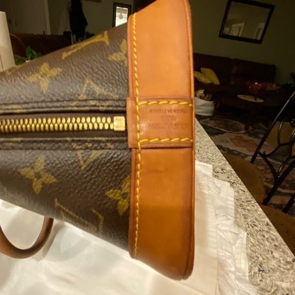 Louis Vuitton Brown Monogram MM Alma Handbag - Picture 6 of 11